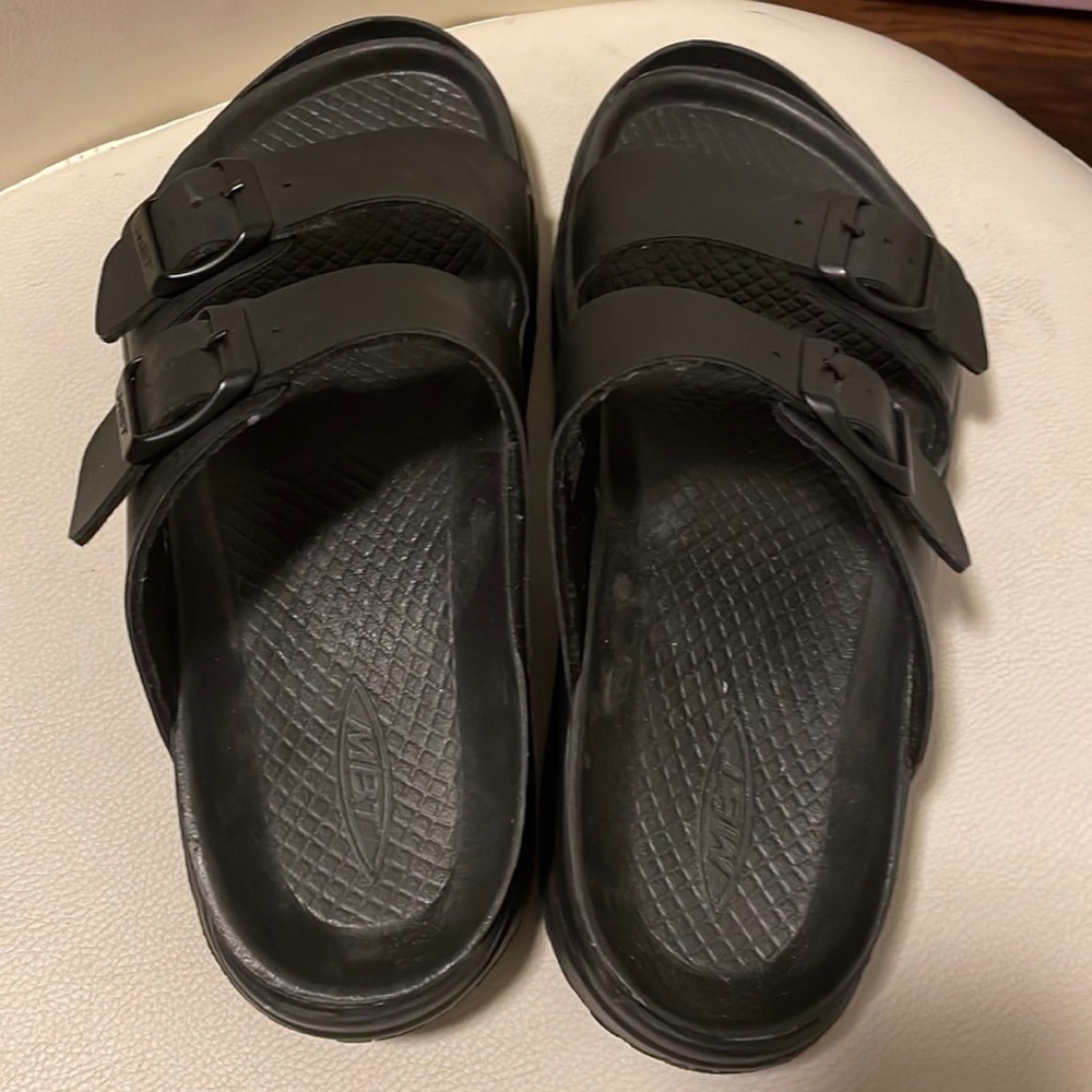 MBT sandals men size 8-8.5